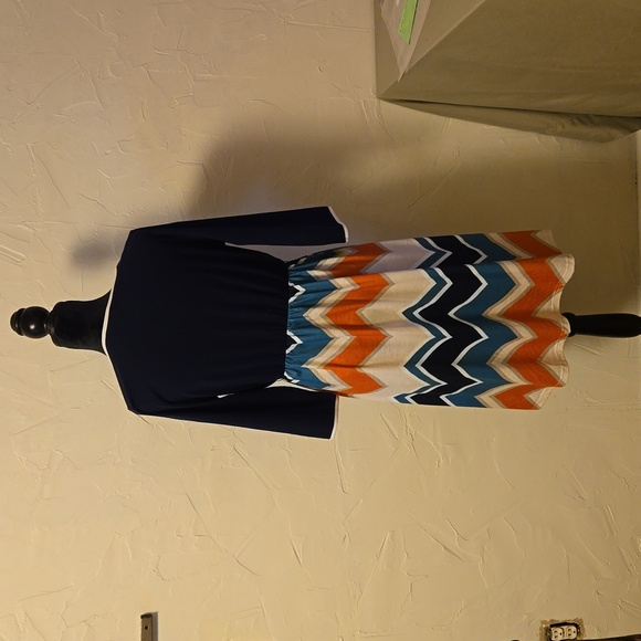 Dress - Picture 2 of 2